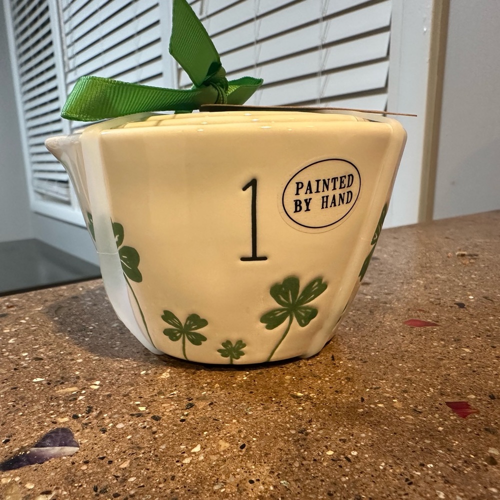 Rae Dunn Shamrock Measuring Cups Set - Picture 2 of 4